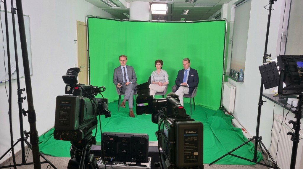 Profesjonalne studio z green screenem — kiedy sprzęt pomaga unikać wpadek
